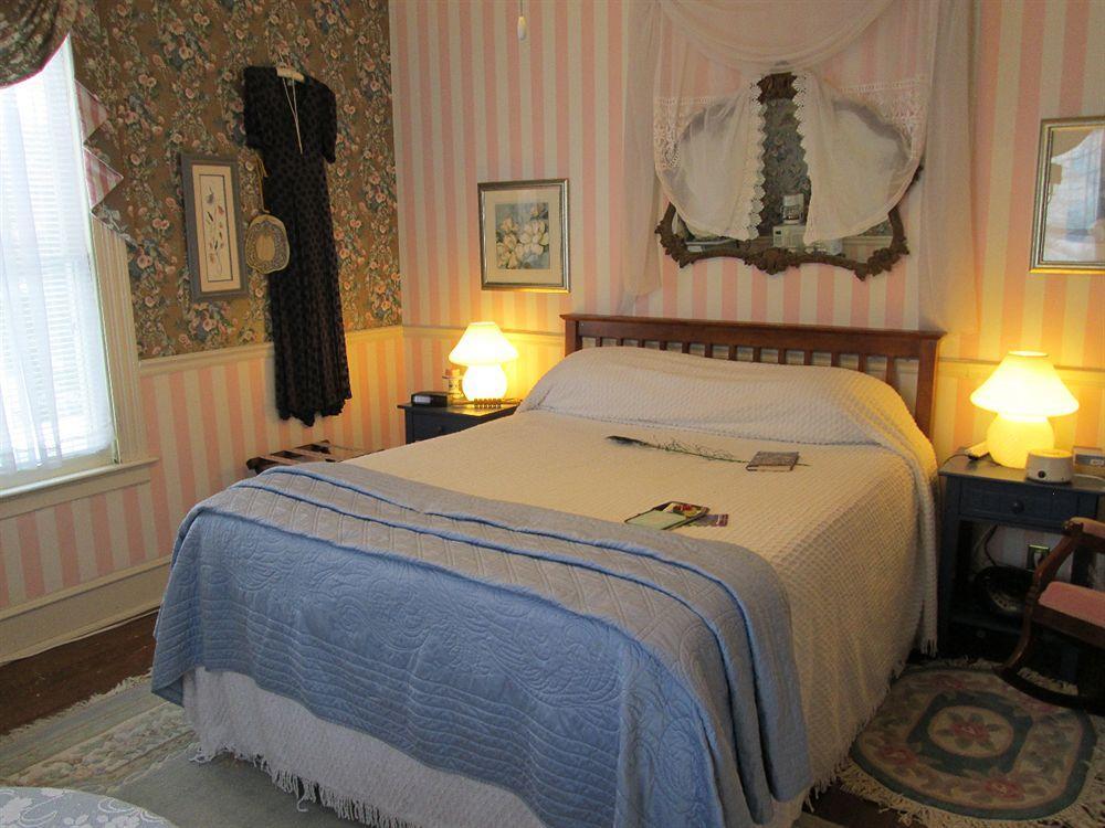 Yellow Turtle Inn New Windsor Ngoại thất bức ảnh